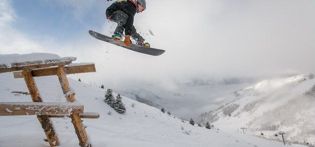 Jak dopasować pierwsze buty na snowboard do swojego stylu jazdy